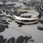 Rounded silver band