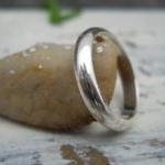 Rounded silver band