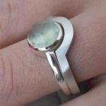 Prehnite ring with fitted b..