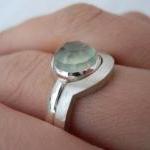 Prehnite ring with fitted b..