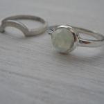 Prehnite ring with fitted b..
