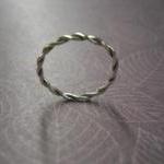 simple, twisted ring Free S..