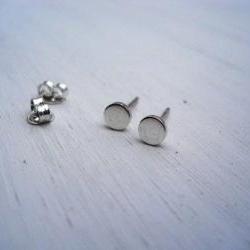 round studs round posts earrings Free shipping